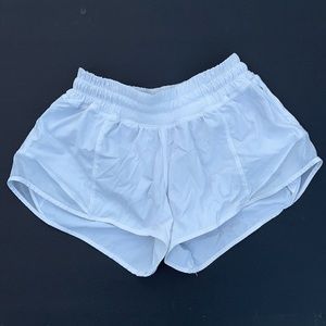 Lulu Lemon Hotty Hot Short 2.5”